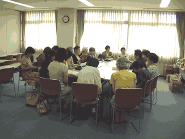 集会のひとこま。女性部の組み会。この他に、壮年部、大学・高校生、教会学校も、、、